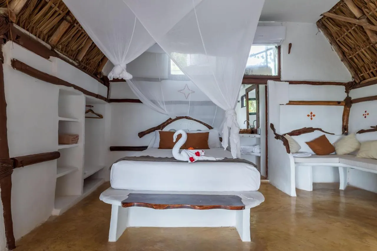Casa Aakbal - Luxury Beach Front Villa Tulum