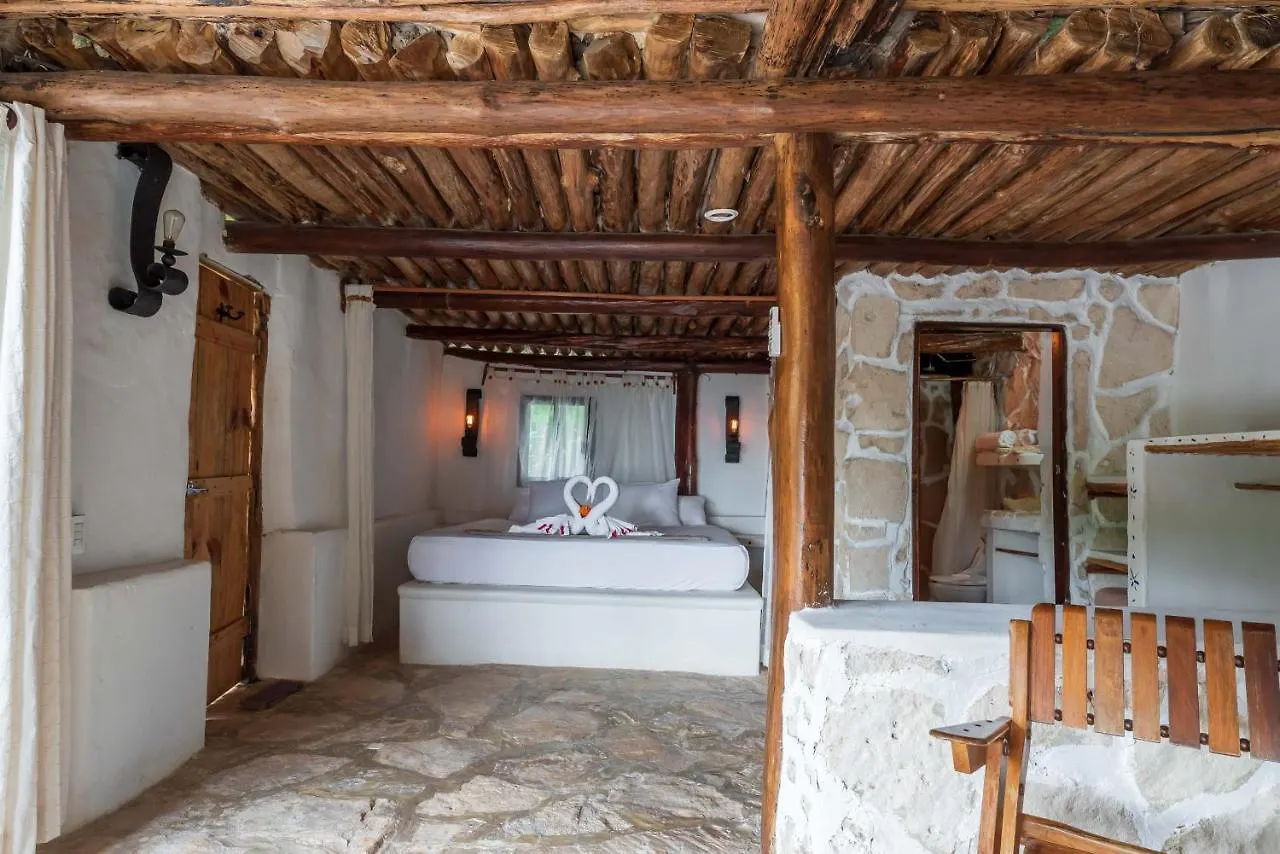 Casa Aakbal - Luxury Beach Front Villa Tulum