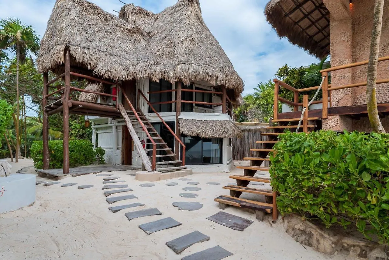 Casa Aakbal - Luxury Beach Front Villa Tulum