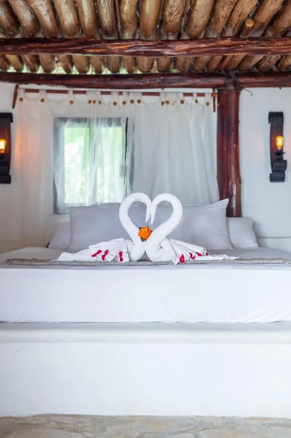 Casa Aakbal - Luxury Beach Front Villa Tulum