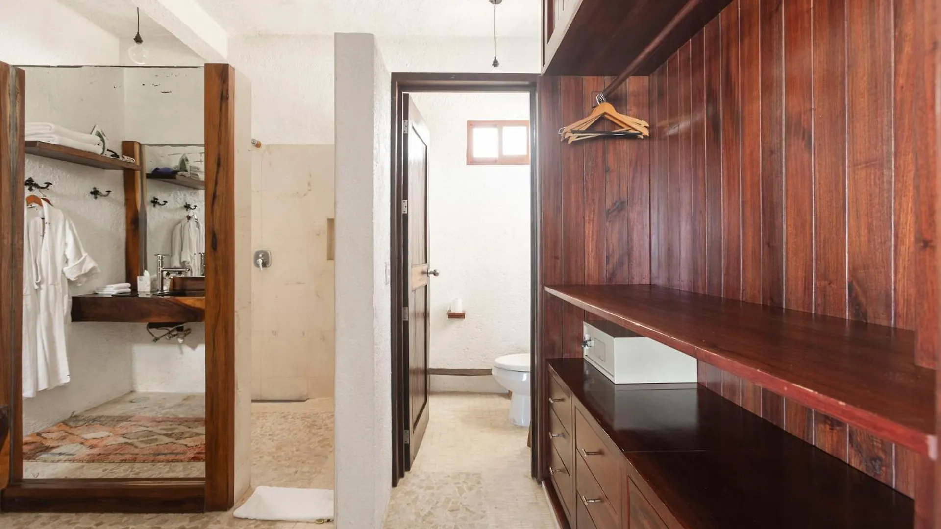 Casa Aakbal - Luxury Beach Front Villa Tulum