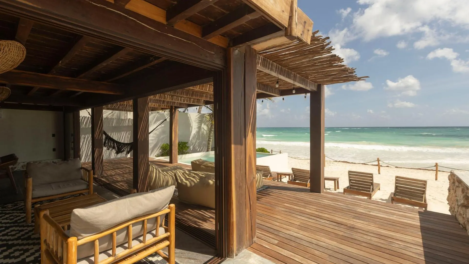 Casa Aakbal - Luxury Beach Front Villa Tulum
