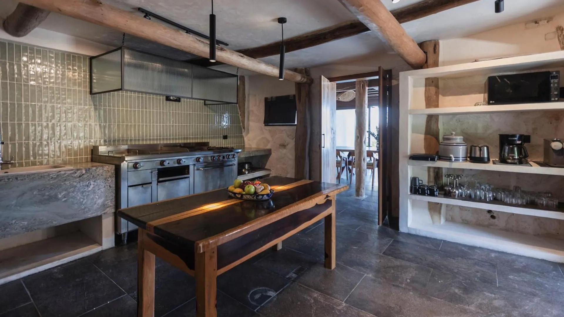 Casa Aakbal - Luxury Beach Front Villa Tulum