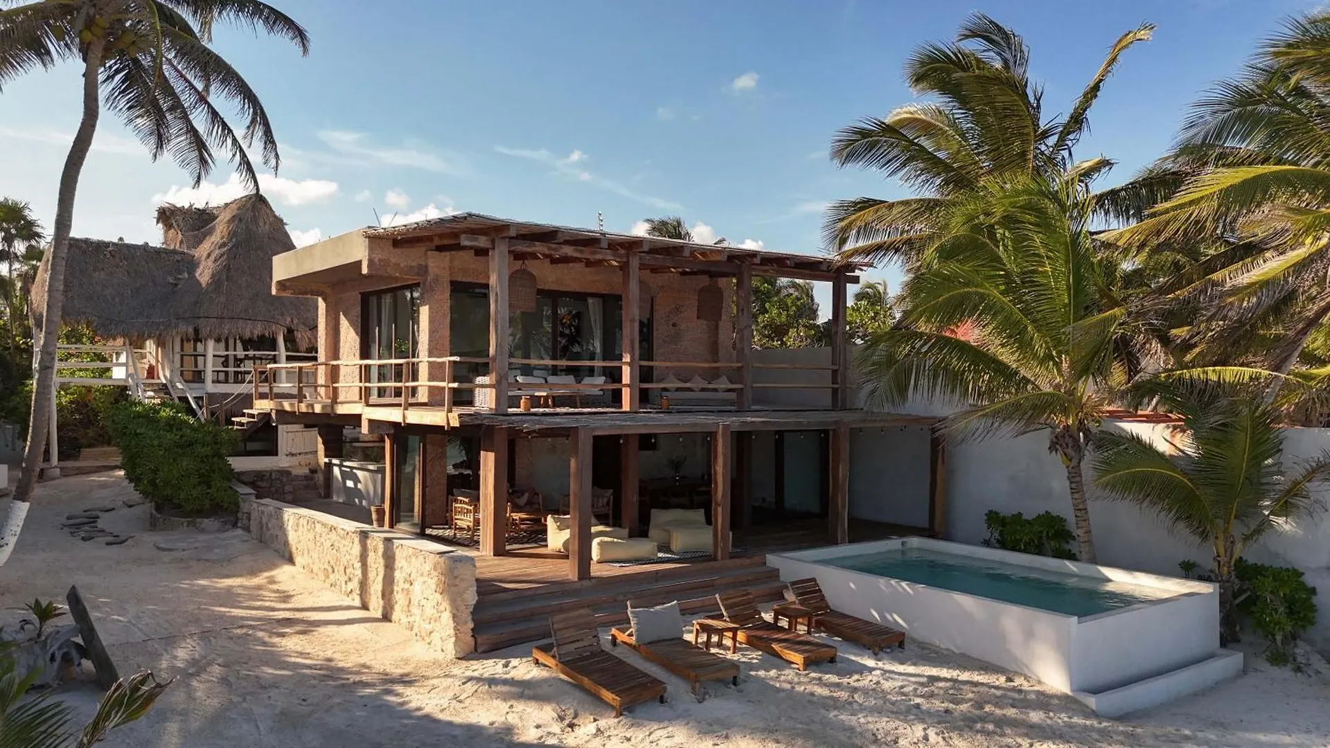 Casa Aakbal - Luxury Beach Front Villa contacts