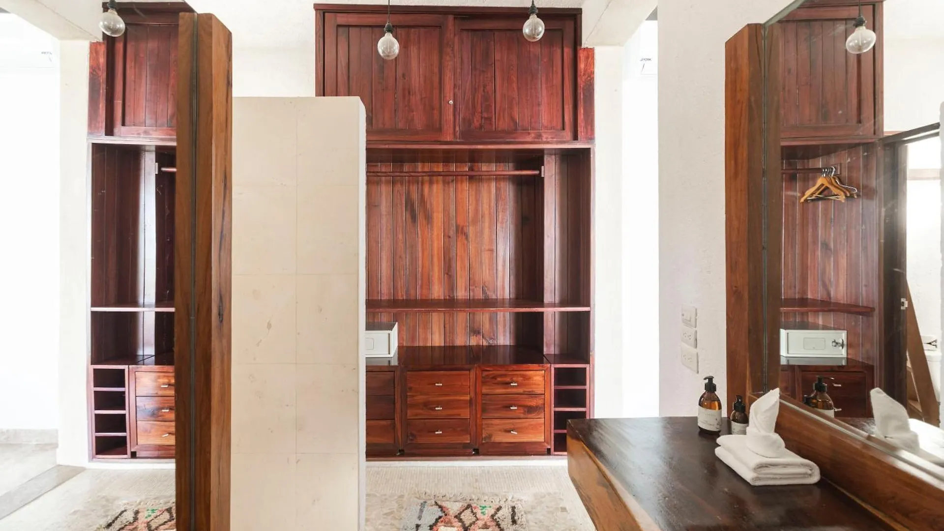 Casa Aakbal - Luxury Beach Front Villa Tulum