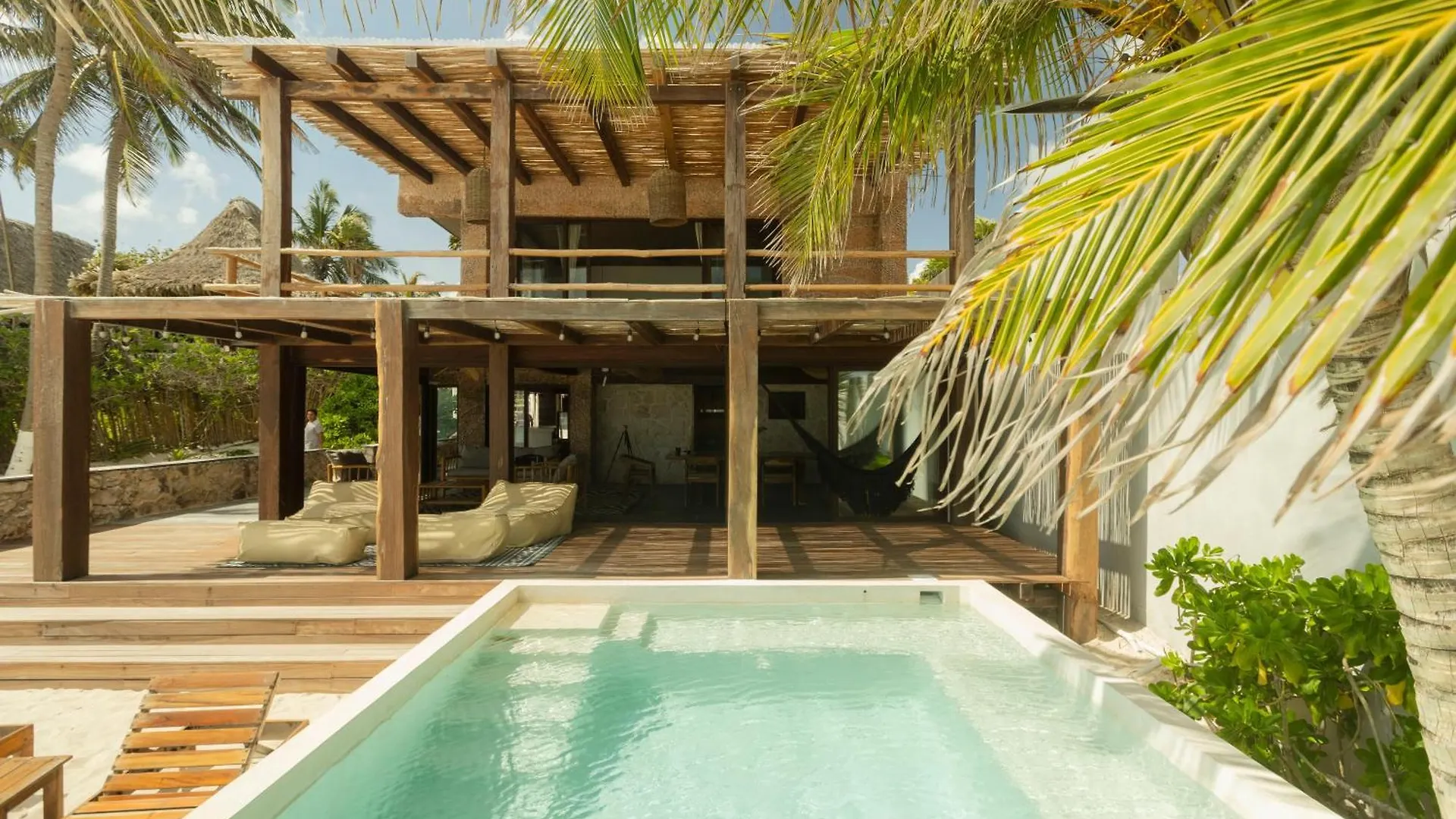Casa Aakbal - Luxury Beach Front Villa Tulum