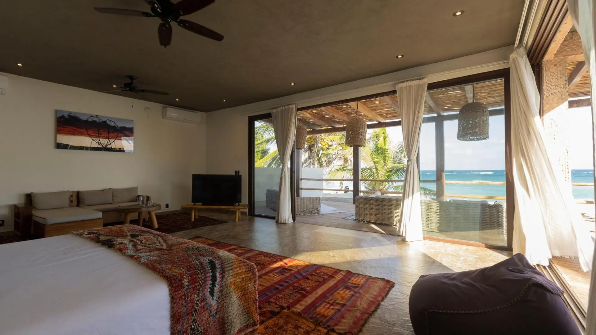 Casa Aakbal - Luxury Beach Front Villa Tulum Mexico